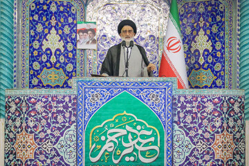 تصاویر/ اقامه نماز جمعه و تشییع پیکر شهیده اعظم سراجی نژاد در قم