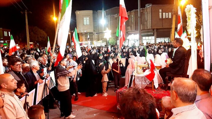 تصاویر/ استمرار حضور گسترده مردم شاهین دژ در سنگر خیابان برای دفاع از ارزش‌های ایران اسلامی