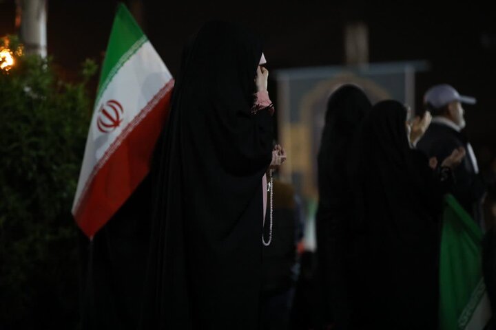 تصاویر/ هشتادو نهمین  شب از قرار شبانه تبلور حماسه حضور و ایستادگی مردم ارومیه در میدان ولایت فقیه