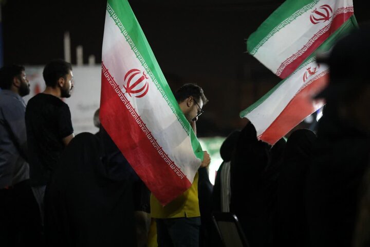 تصاویر/ هشتادو نهمین  شب از قرار شبانه تبلور حماسه حضور و ایستادگی مردم ارومیه در میدان ولایت فقیه