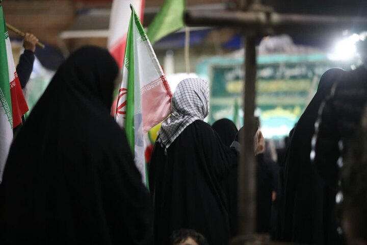تصاویر/ هشتادو نهمین  شب از قرار شبانه تبلور حماسه حضور و ایستادگی مردم ارومیه در میدان ولایت فقیه