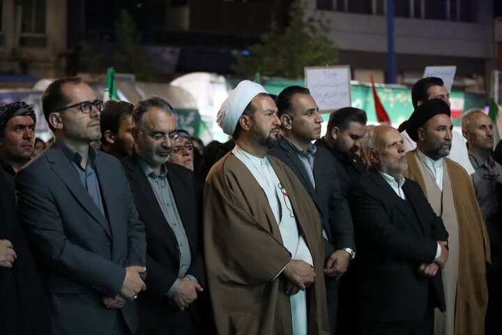 تصاویر/ هشتادو نهمین  شب از قرار شبانه تبلور حماسه حضور و ایستادگی مردم ارومیه در میدان ولایت فقیه