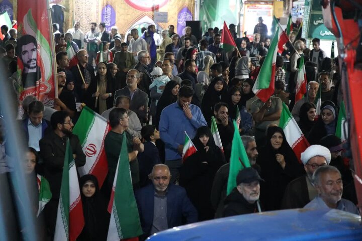 تصاویر/ هشتادو نهمین  شب از قرار شبانه تبلور حماسه حضور و ایستادگی مردم ارومیه در میدان ولایت فقیه