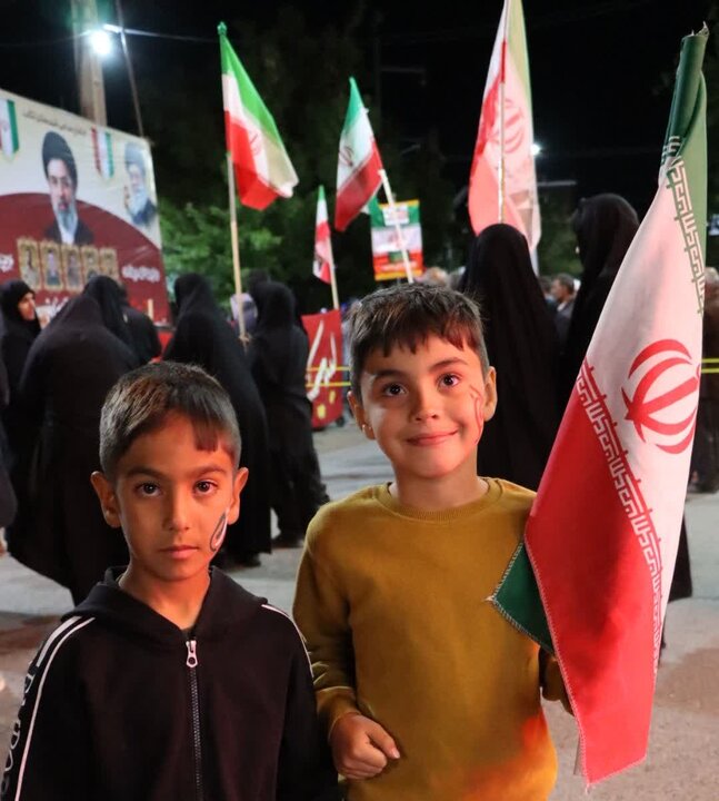 تصاویر/ موج هشتاد و نهم؛ تکرارِ یک عهدِ ناگسستنی در خیابان انقلاب تکاب