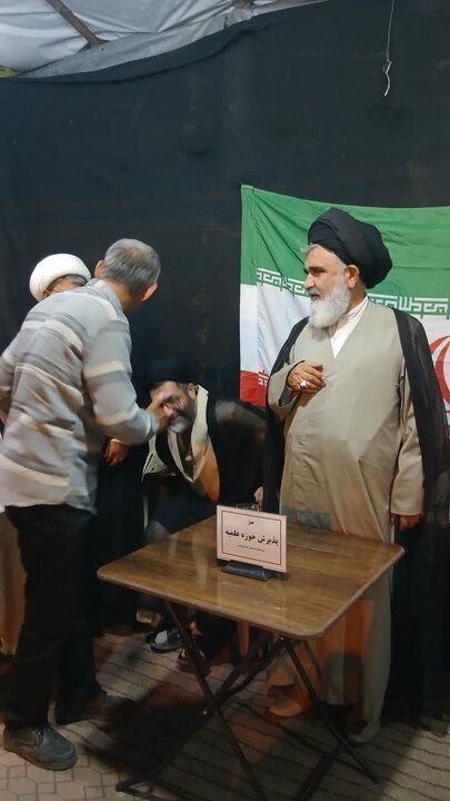 تصاویر/تداوم فعالیت فرهنگی و تبلیغی موکب مدارس علمیه آیت اللّه اعتمادی در هشتاد و نهمین تجمعات شبانه