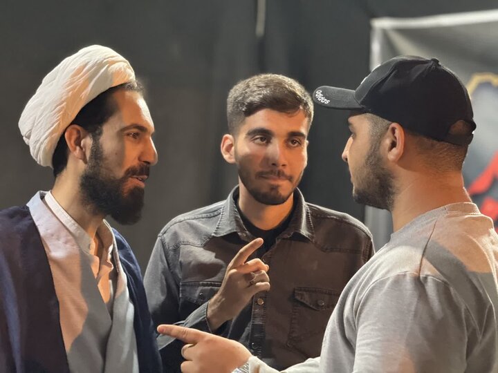 تصاویر/تداوم فعالیت فرهنگی و تبلیغی موکب مدارس علمیه آیت اللّه اعتمادی در هشتاد و نهمین تجمعات شبانه