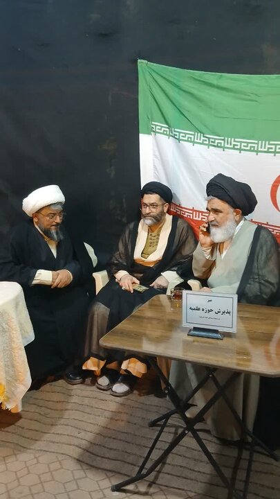 تصاویر/تداوم فعالیت فرهنگی و تبلیغی موکب مدارس علمیه آیت اللّه اعتمادی در هشتاد و نهمین تجمعات شبانه