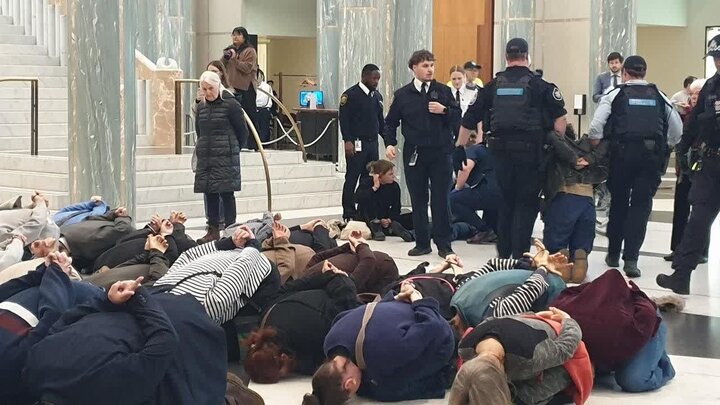 Waustralia Wameingia Barabarani Kuiunga Mkono Meli ya Sumud