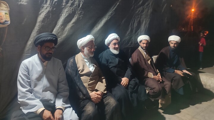 قمِ مقدسہ میں ایرانی عوام سے اظہارِ یکجہتی، حجۃ الاسلام عبد المجید حکیم الٰہی کا شیعیانِ ہند کے موکب کا دورہ