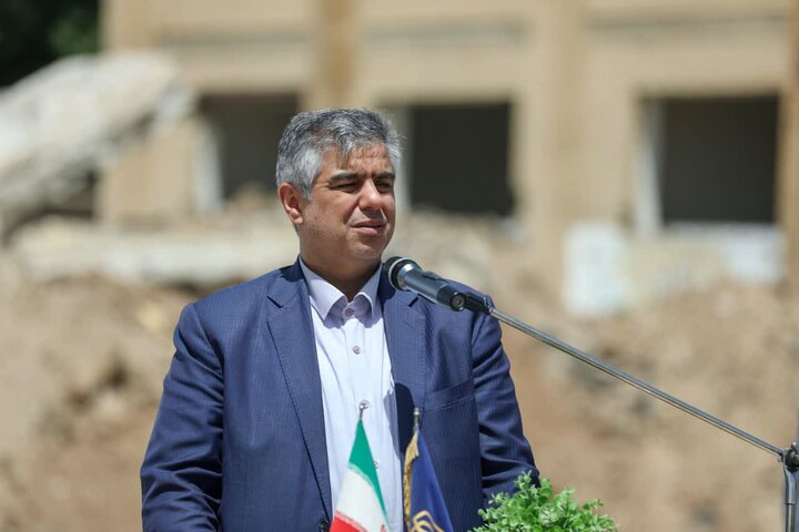 تصاویر/آغاز عملیات اجرایی مدرسه ۹ کلاسه امام خمینی(ره) خمین با حضور استاندار مرکزی