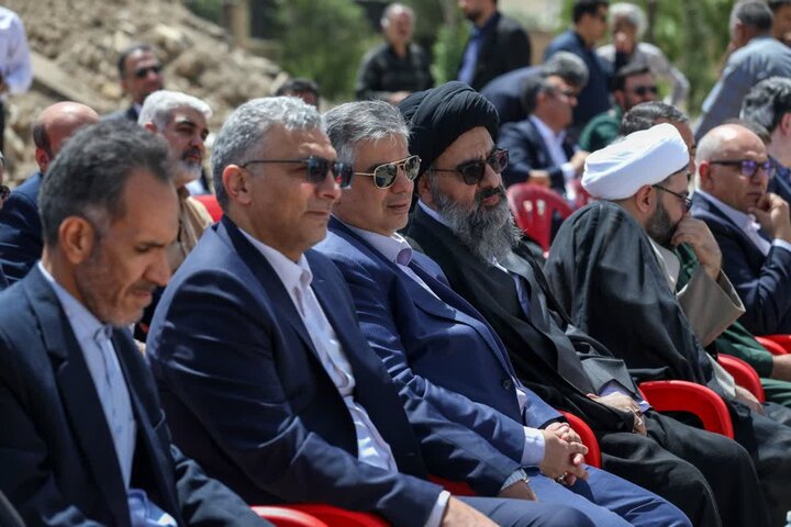 تصاویر/آغاز عملیات اجرایی مدرسه ۹ کلاسه امام خمینی(ره) خمین با حضور استاندار مرکزی