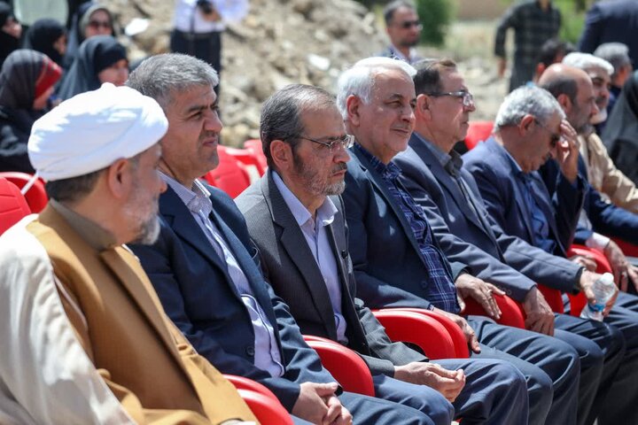 تصاویر/آغاز عملیات اجرایی مدرسه ۹ کلاسه امام خمینی(ره) خمین با حضور استاندار مرکزی