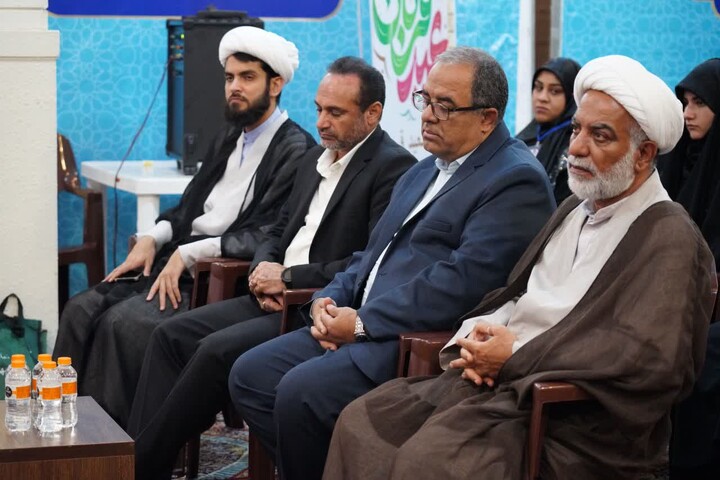 تصاویر/ تجلیل از خانواده‌های ۳۶ شهید جنگ رمضان استان بوشهر