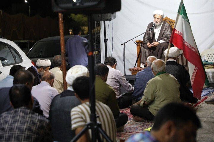تصاویر/ اقامه نماز استغاثه و سخنرانی آیت الله نجم الدين طبسی در موکب مدارس علمیه یزد