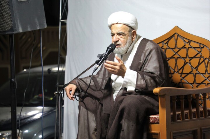 تصاویر/ اقامه نماز استغاثه و سخنرانی آیت الله نجم الدين طبسی در موکب مدارس علمیه یزد