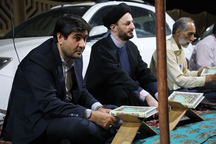 تصاویر/ اقامه نماز استغاثه و سخنرانی آیت الله نجم الدين طبسی در موکب مدارس علمیه یزد