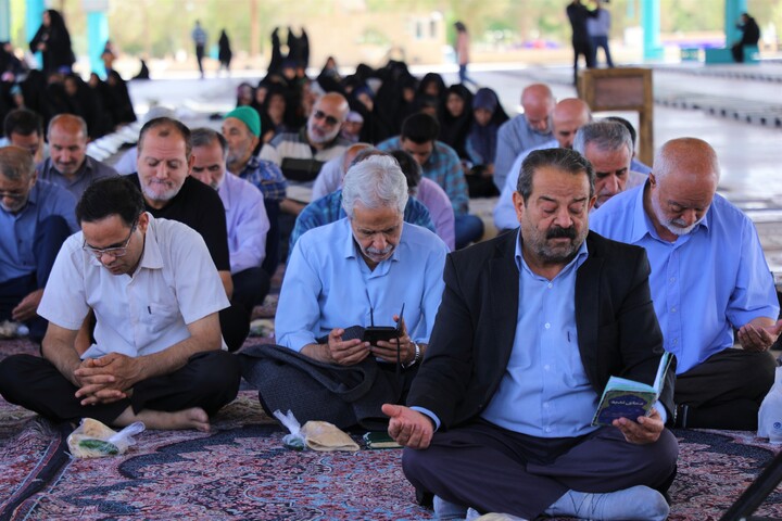 تصاویر/ برگزاری دعای ندبه در گلزار شهدای خلدبرین یزد