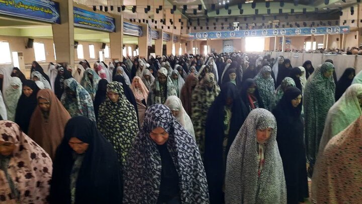 تصاویر/اقامه نماز عبادی سیاسی جمعه در خمین