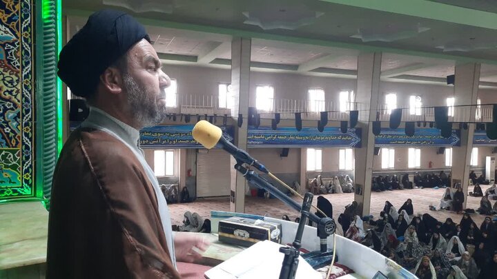 تصاویر/اقامه نماز عبادی سیاسی جمعه در خمین