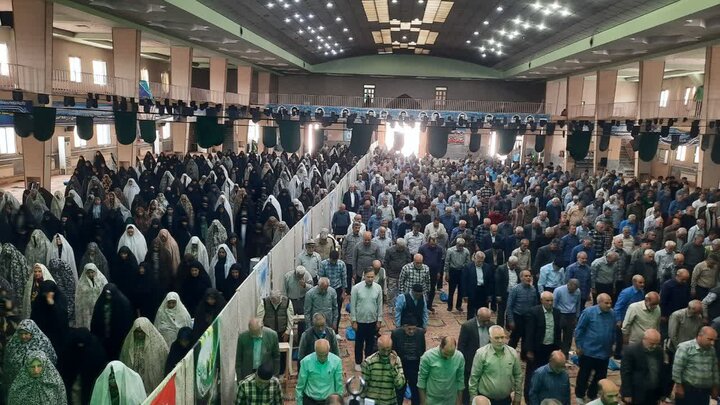 تصاویر/اقامه نماز عبادی سیاسی جمعه در خمین