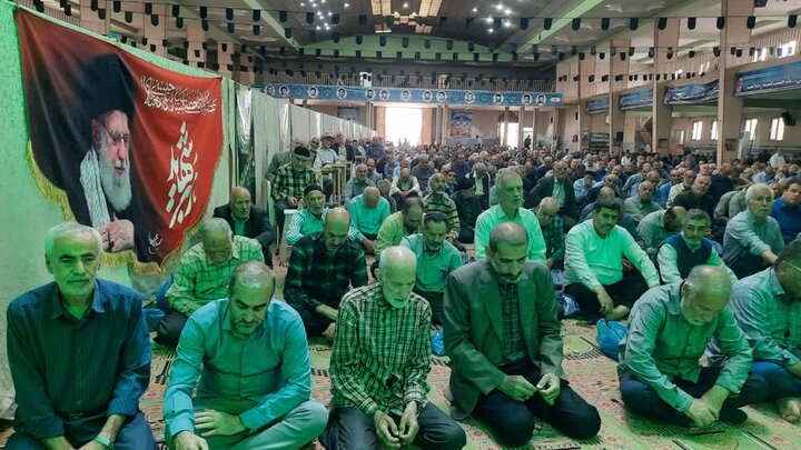 تصاویر/اقامه نماز عبادی سیاسی جمعه در خمین