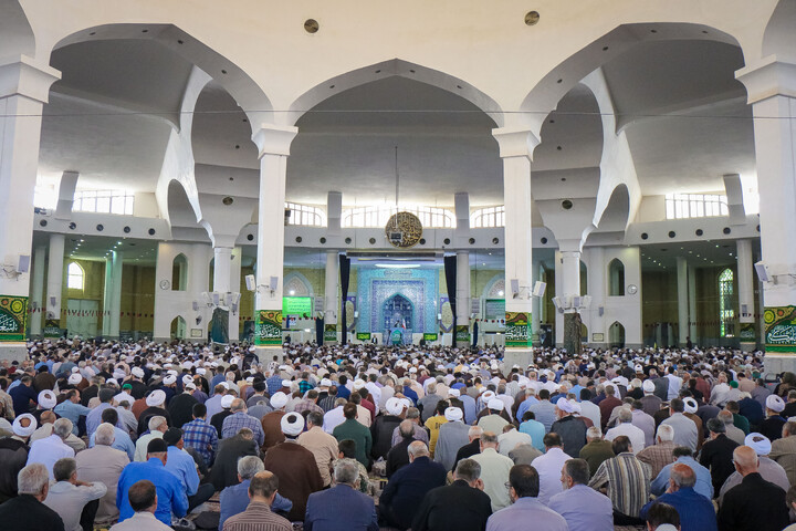 تصاویر/ اقامه نماز جمعه و تشییع پیکر شهید اعظم سراجی نژاد در قم