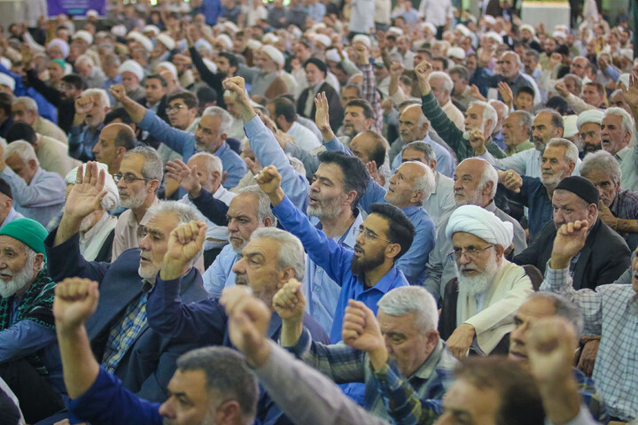 تصاویر/ اقامه نماز جمعه و تشییع پیکر شهید اعظم سراجی نژاد در قم