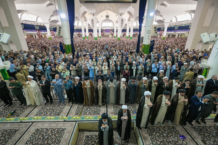 تصاویر/ اقامه نماز جمعه و تشییع پیکر شهید اعظم سراجی نژاد در قم