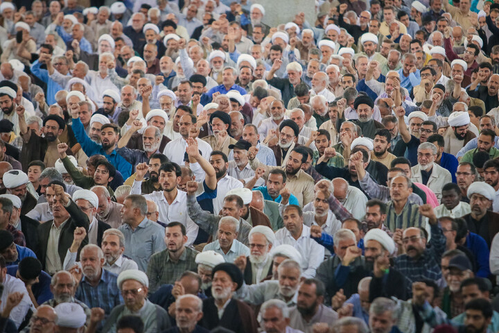 تصاویر/ اقامه نماز جمعه و تشییع پیکر شهید اعظم سراجی نژاد در قم