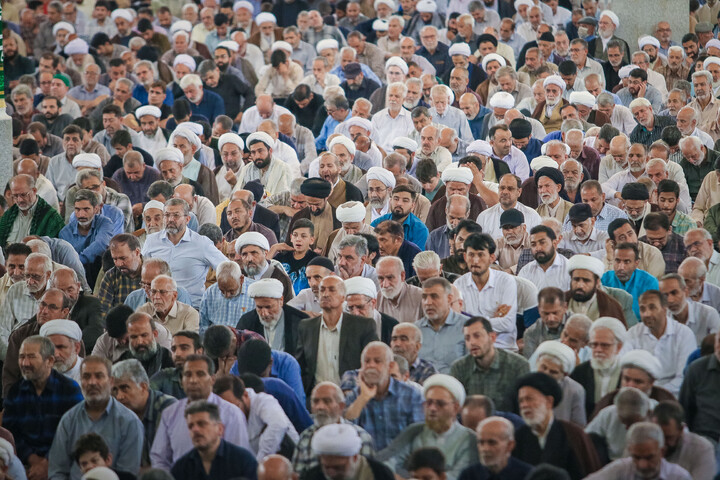 تصاویر/ اقامه نماز جمعه و تشییع پیکر شهید اعظم سراجی نژاد در قم
