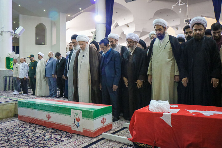 تصاویر/ اقامه نماز جمعه و تشییع پیکر شهید اعظم سراجی نژاد در قم