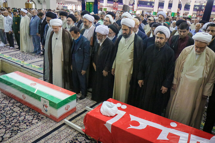 تصاویر/ اقامه نماز جمعه و تشییع پیکر شهید اعظم سراجی نژاد در قم