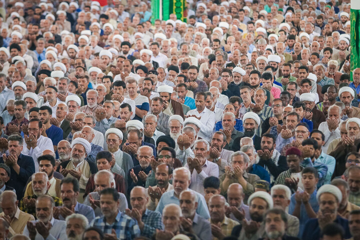 تصاویر/ اقامه نماز جمعه و تشییع پیکر شهید اعظم سراجی نژاد در قم