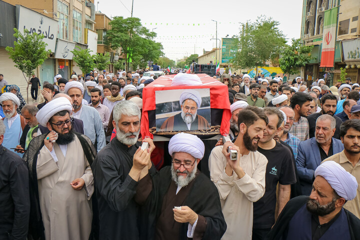 تصاویر/ اقامه نماز جمعه و تشییع پیکر شهید اعظم سراجی نژاد در قم
