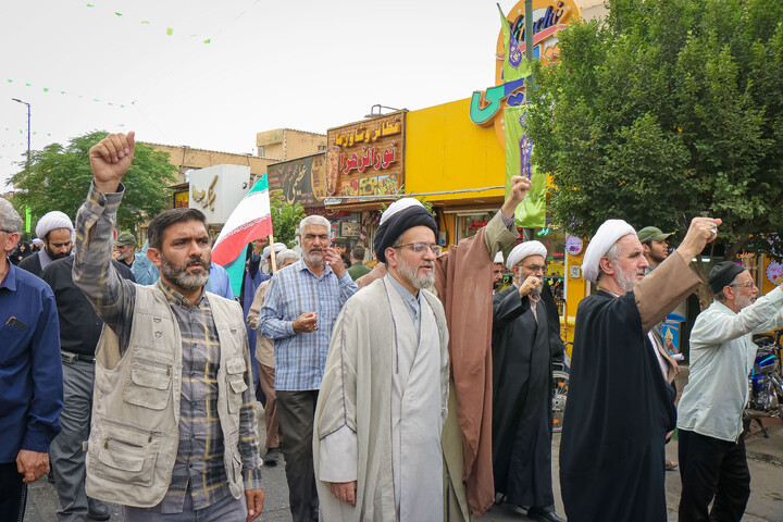 تصاویر/ اقامه نماز جمعه و تشییع پیکر شهید اعظم سراجی نژاد در قم