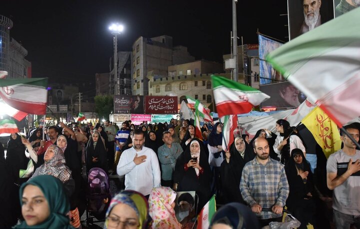 تصاویر/ حماسه حضور اهالی شهر قدس در سنگر خیابان
