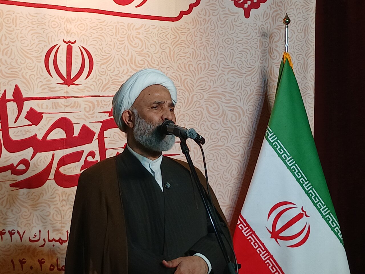 راه دور کردن سایه جنگ از کشور، اتکا به اقتدار ملی است