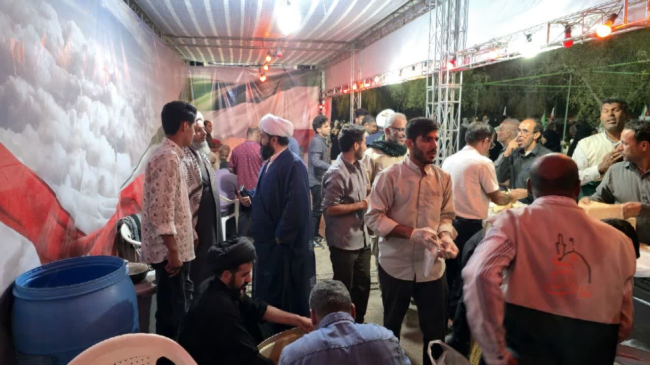 اطعام زائران و خانواده های شهدای مدرسه شجره طیبه میناب