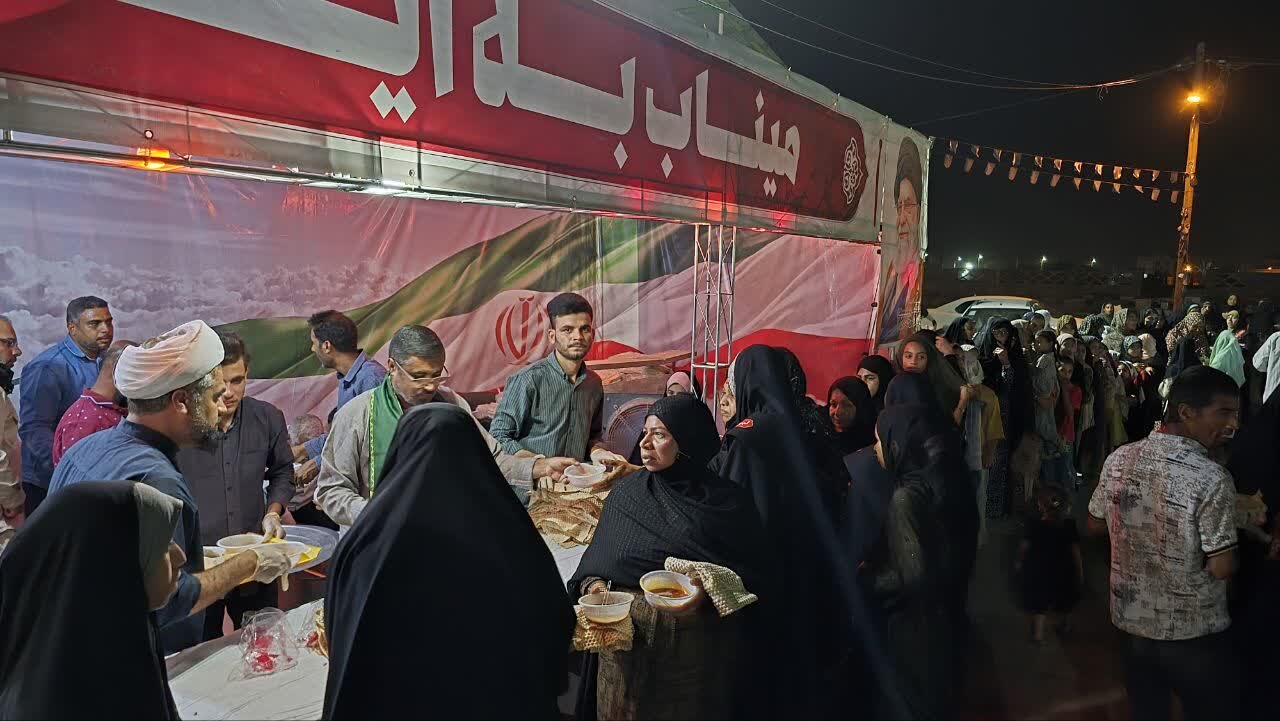 اطعام زائران و خانواده های شهدای مدرسه شجره طیبه میناب
