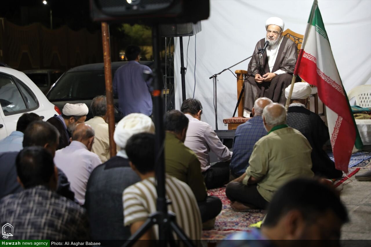 تصاویر/ اقامه نماز استغاثه در موکب مدارس علمیه یزد