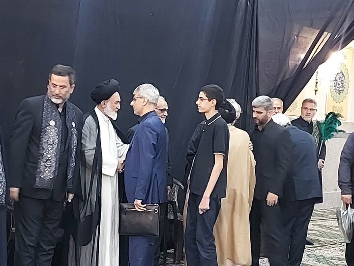 مراسم یادبود شهدای خانواده قائد شهید امت در حرم عبدالعظیم حسنی(ع) برگزار شد