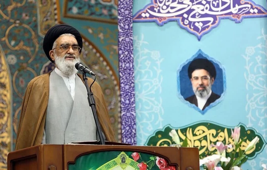 L’imam del venerdì di Qom rievoca la notte dell’elezione della Guida della Rivoluzione
