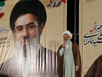 دشمن در جبهه‌های مختلف شکست خورده‌ است
