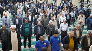 تصاویر/ اقامه نماز استغاثه به امام زمان (عج) در مصلای امام خمینی خوی