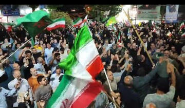 فیلم | خیابان انقلاب خرم آباد در موج ۹۰ حماسه
