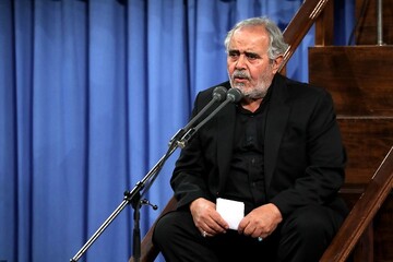 شاعران آیینی معارف دینی را به نسل جدید منتقل می‌کنند