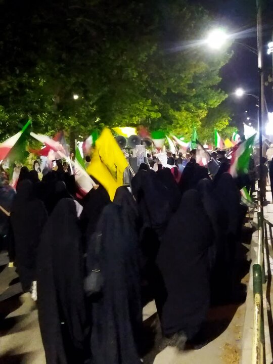تصاویر| نودمین شب حماسه حضور نطنزی ها در خیابان‌ها و میدان‌های شهر