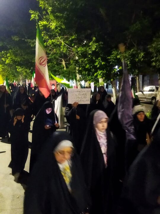 تصاویر| نودمین شب حماسه حضور نطنزی ها در خیابان‌ها و میدان‌های شهر