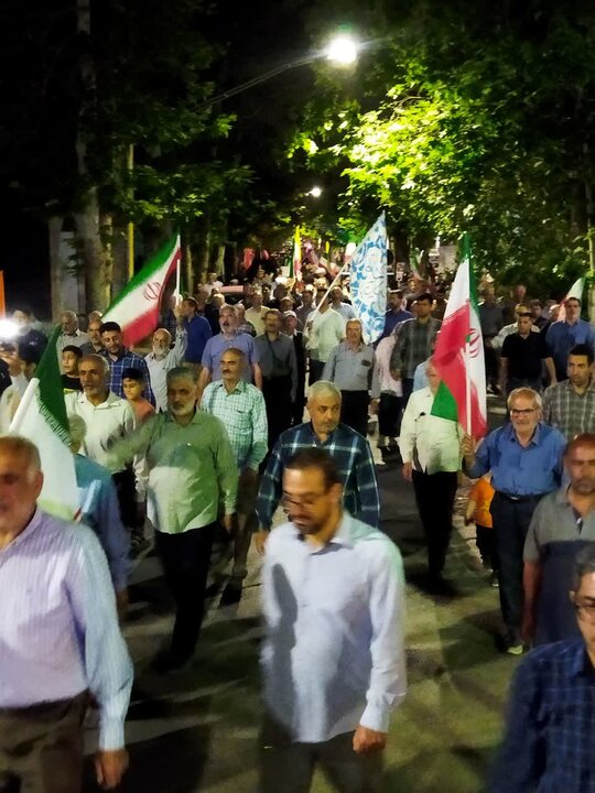 تصاویر| نودمین شب حماسه حضور نطنزی ها در خیابان‌ها و میدان‌های شهر