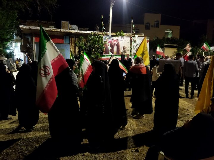 تصاویر| نودمین شب حماسه حضور نطنزی ها در خیابان‌ها و میدان‌های شهر
